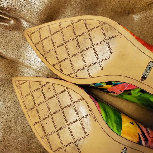 VIONIC Josie Floral Kitten Heel - Picture 3 of 7